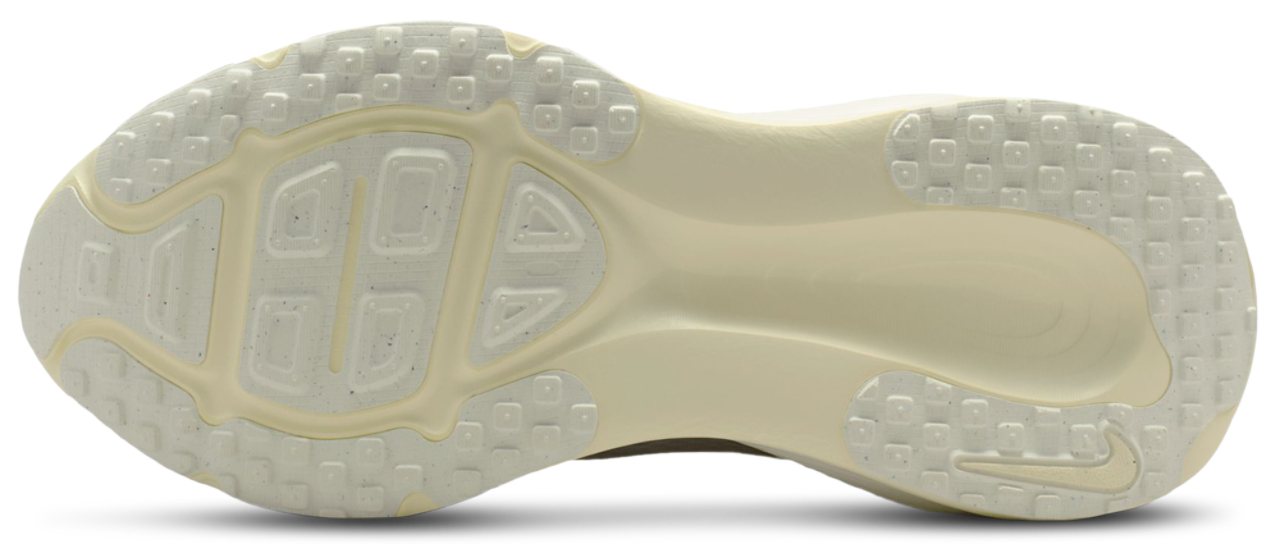 Nike Vomero 18 Image 6 of 7. Tap to open photo gallery.