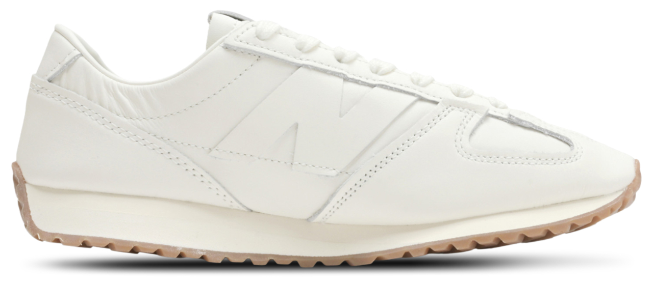 New Balance 471 Image 4 of 6. Tap to open photo gallery.