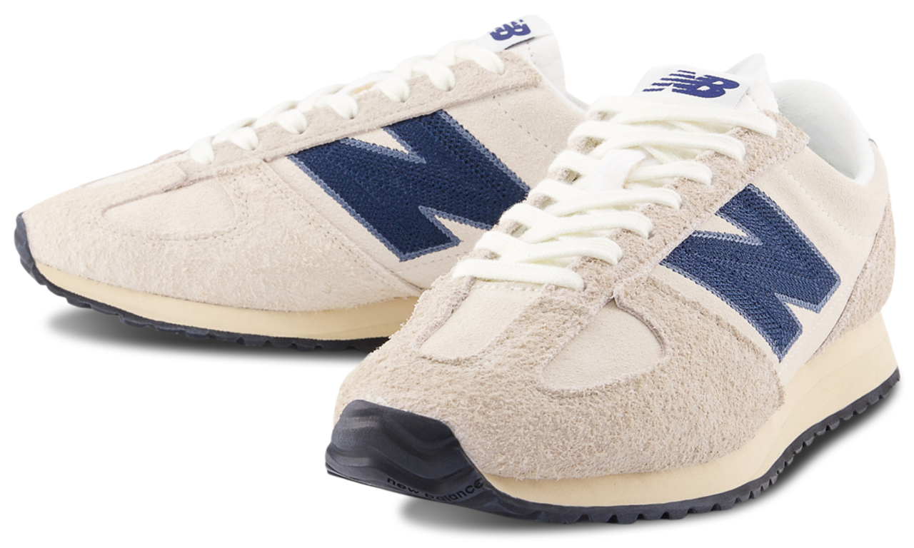 New Balance 471 Image 5 of 8. Tap to open photo gallery.
