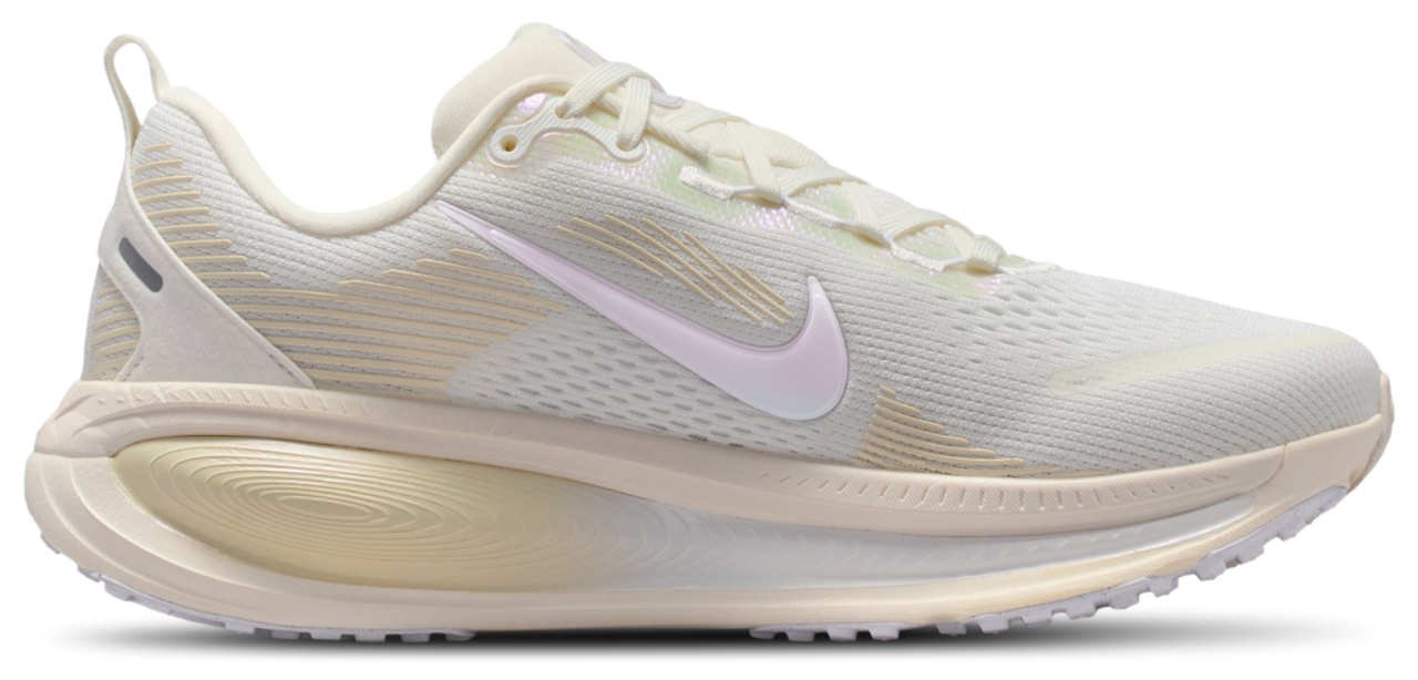 Nike Vomero 18 Image 1 of 8. Tap to open photo gallery.