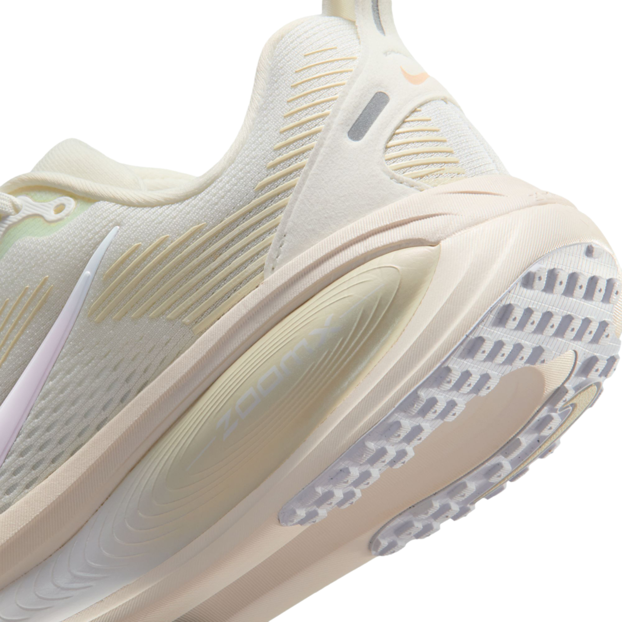 Nike Vomero 18 Image 7 of 8. Tap to open photo gallery.