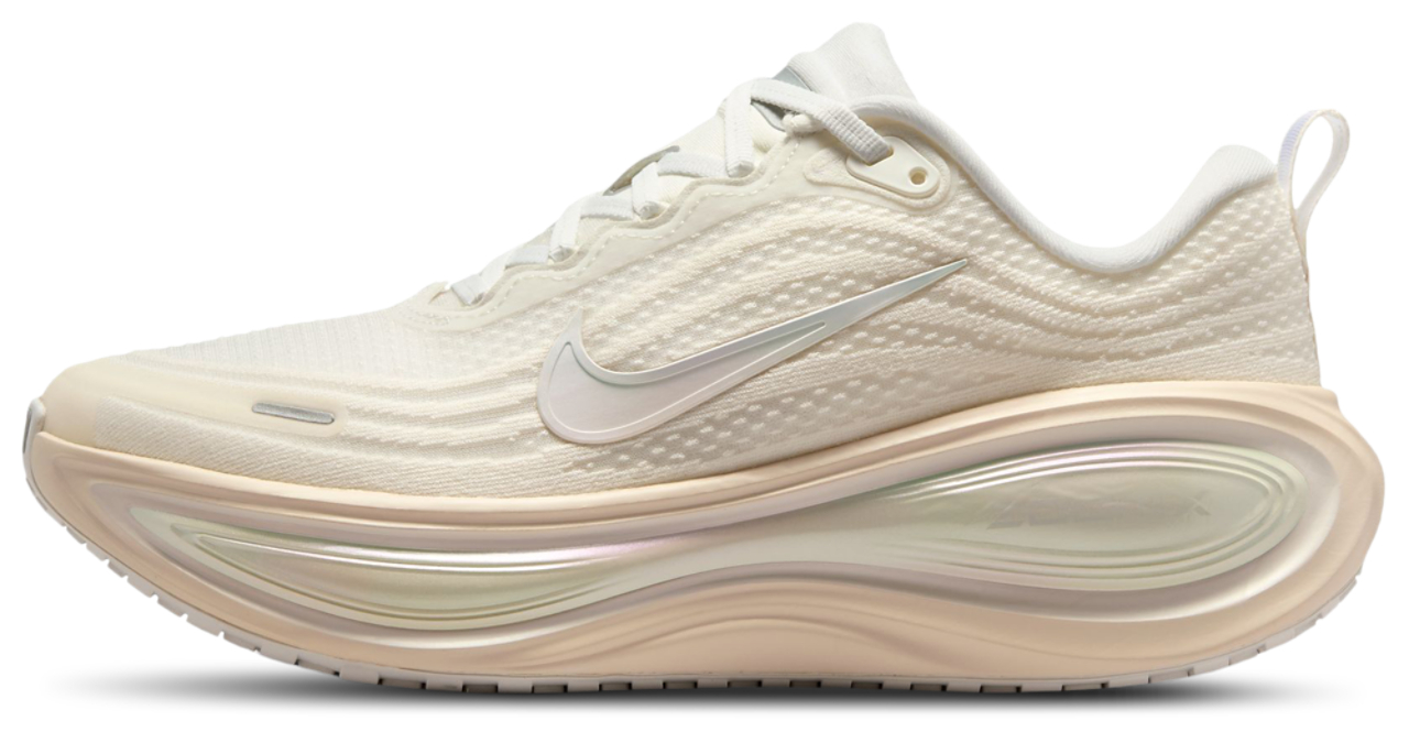 Nike Vomero Plus Image 4 of 8. Tap to open photo gallery.