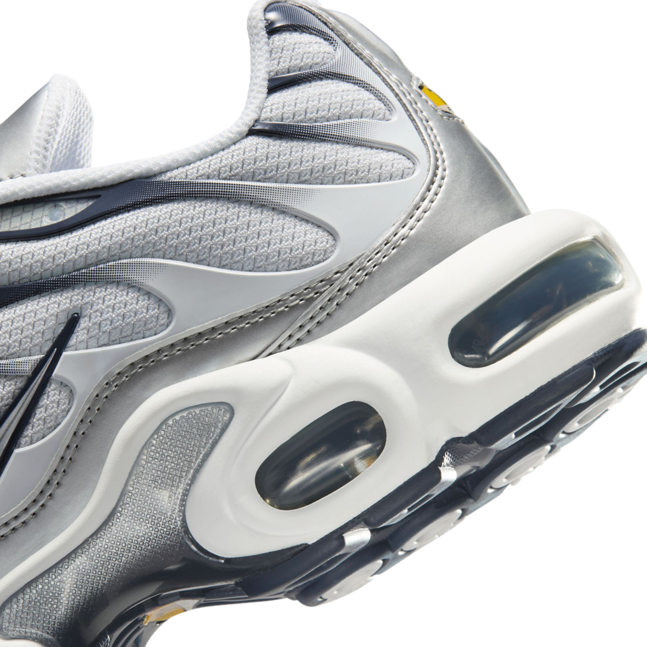 Nike Tuned 1 Image 7 of 8. Tap to open photo gallery.