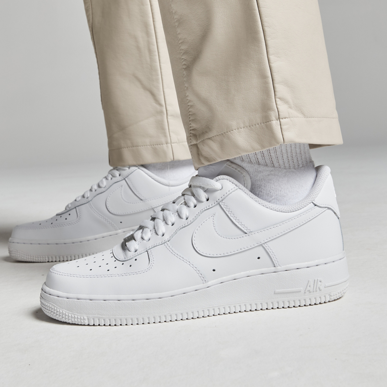 Nike Air Force 1 Image 7 of 7. Tap to open photo gallery.