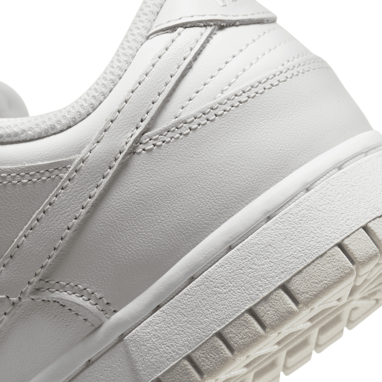 Nike Dunk Low Image 8 of 8. Tap to open photo gallery.