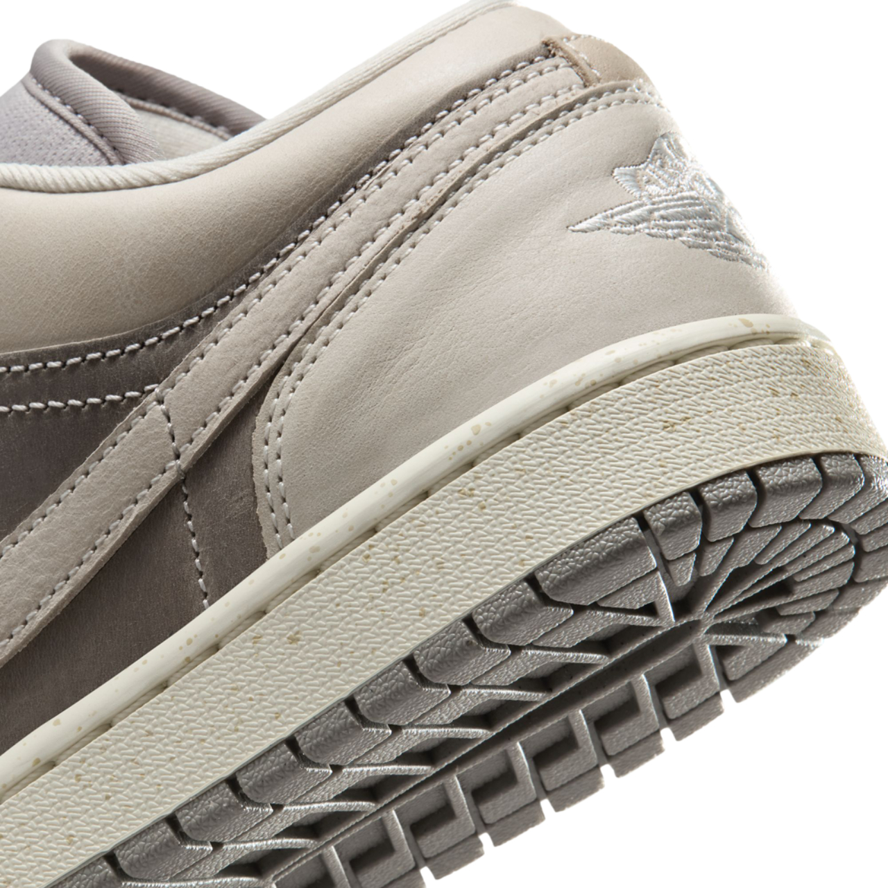 Jordan 1 Low Image 7 of 8. Tap to open photo gallery.