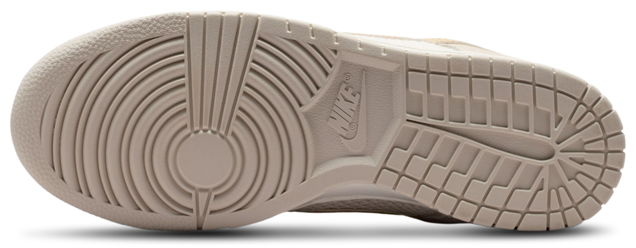 Nike Dunk Image 6 of 9. Tap to open photo gallery.