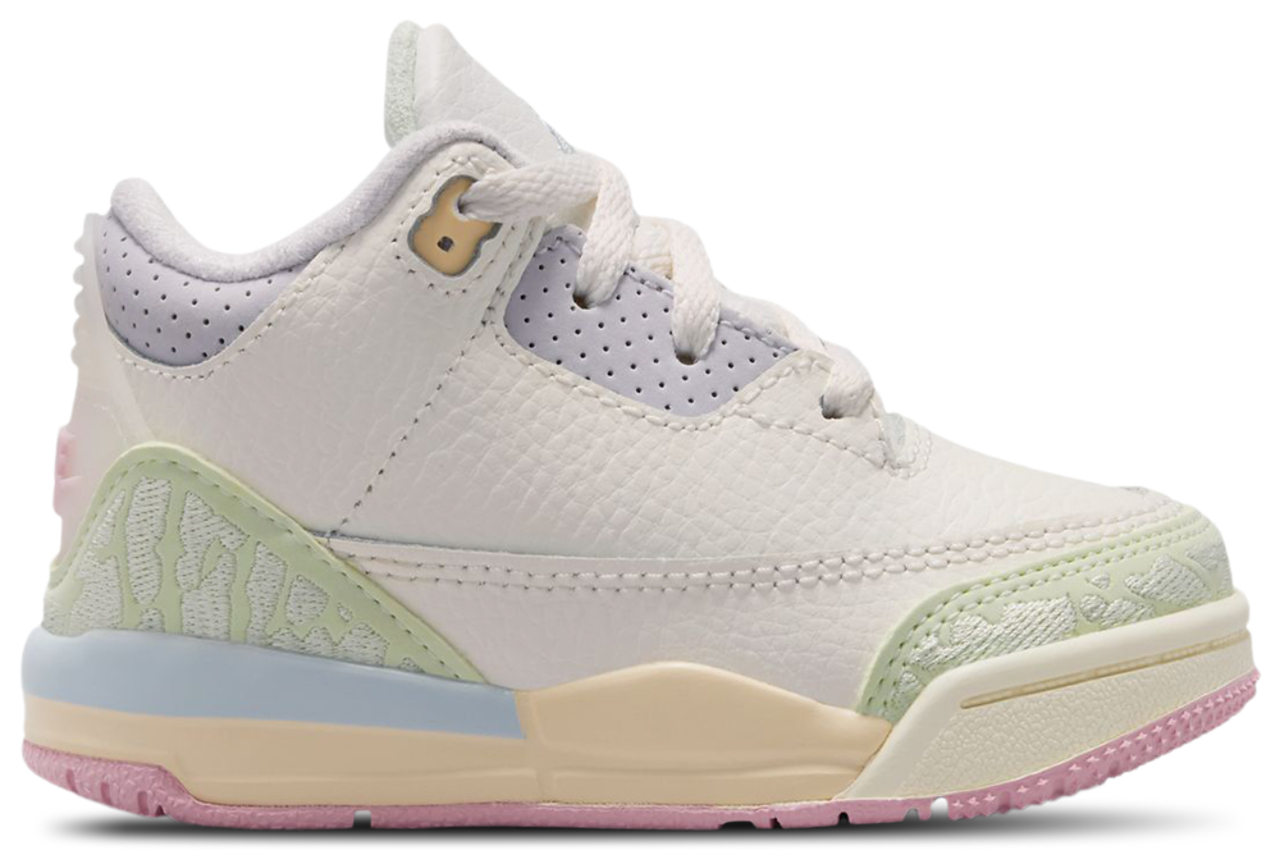 Jordan 3 Retro Image 1 of 7. Tap to open photo gallery.