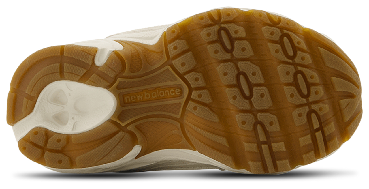 New Balance 530 Image 4 of 4. Tap to open photo gallery.