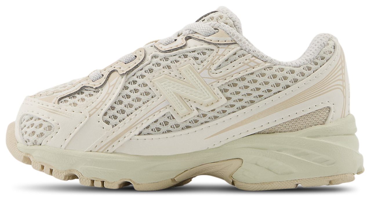 New Balance 740 Image 4 of 7. Tap to open photo gallery.