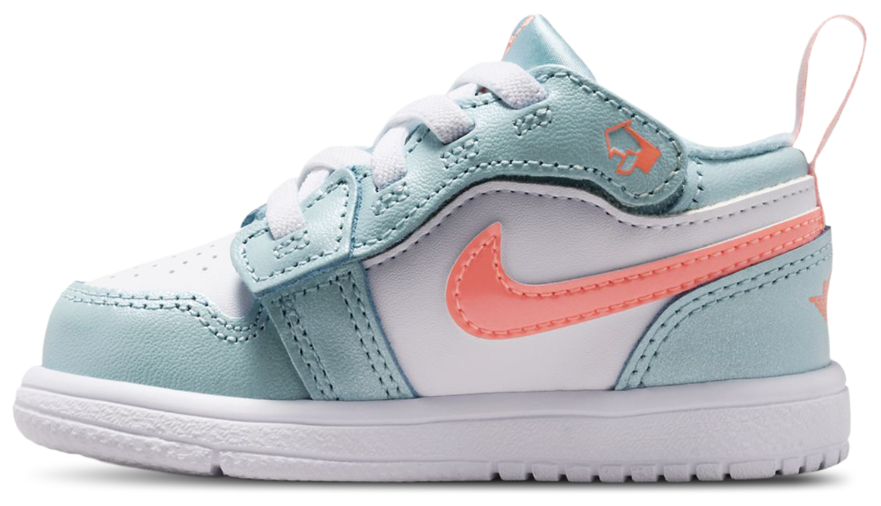 Jordan 1 Low Alt Image 4 of 10. Tap to open photo gallery.