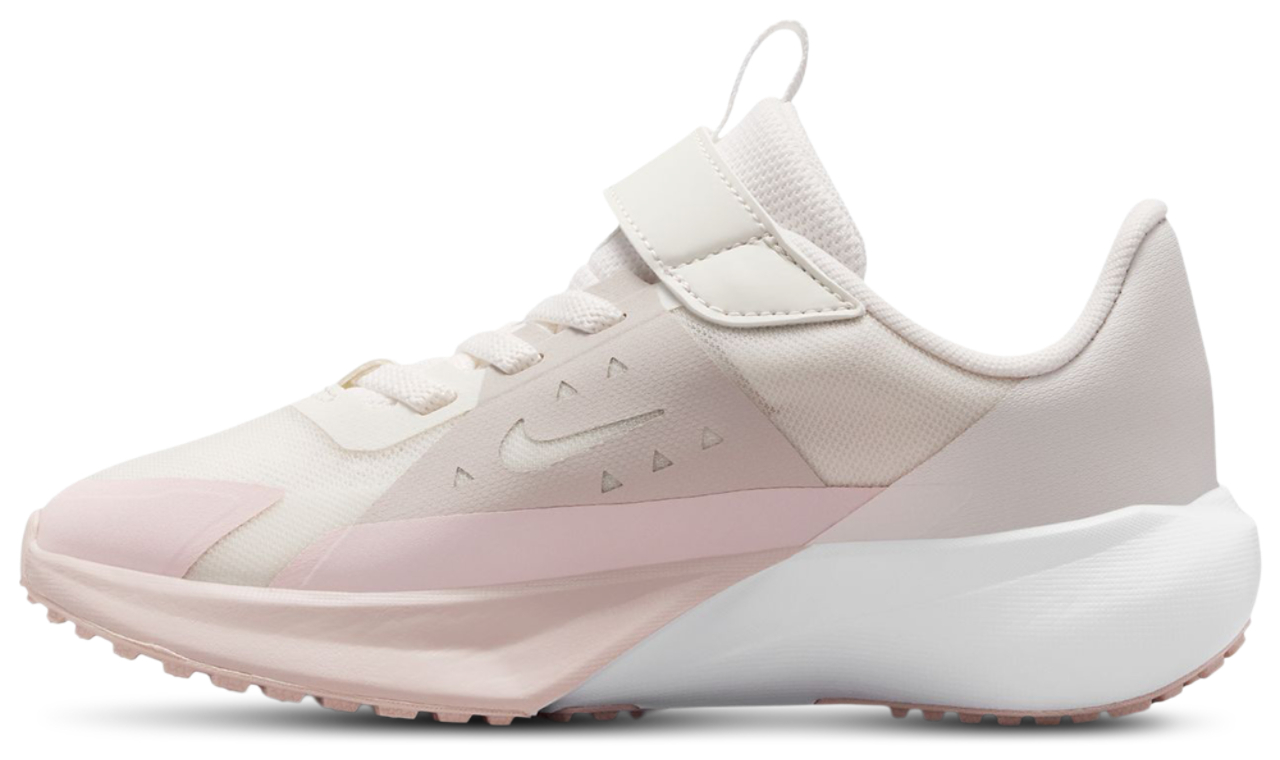 Nike Sonic Fly Image 4 of 8. Tap to open photo gallery.