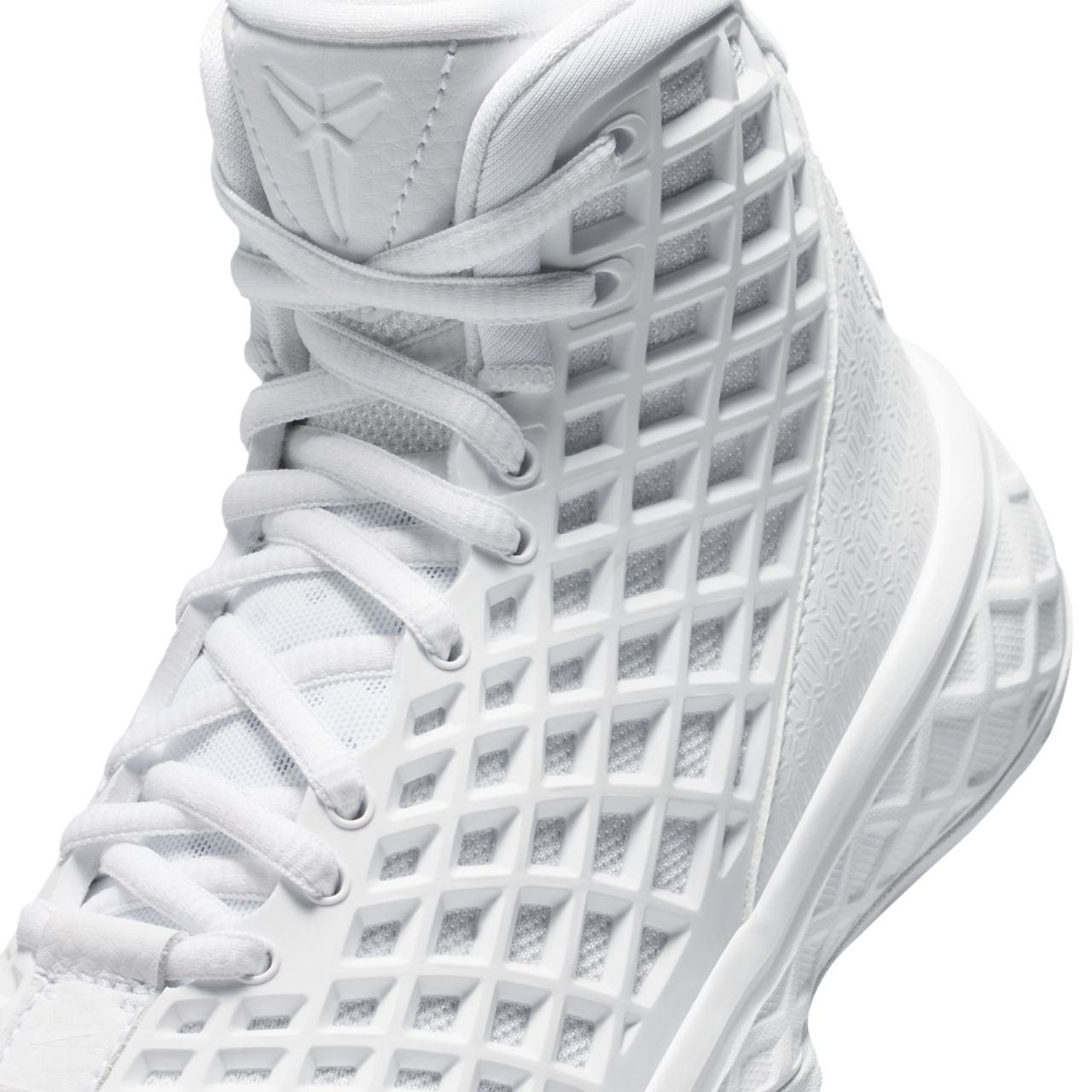 Nike Kobe 3 Image 7 of 9. Tap to open photo gallery.