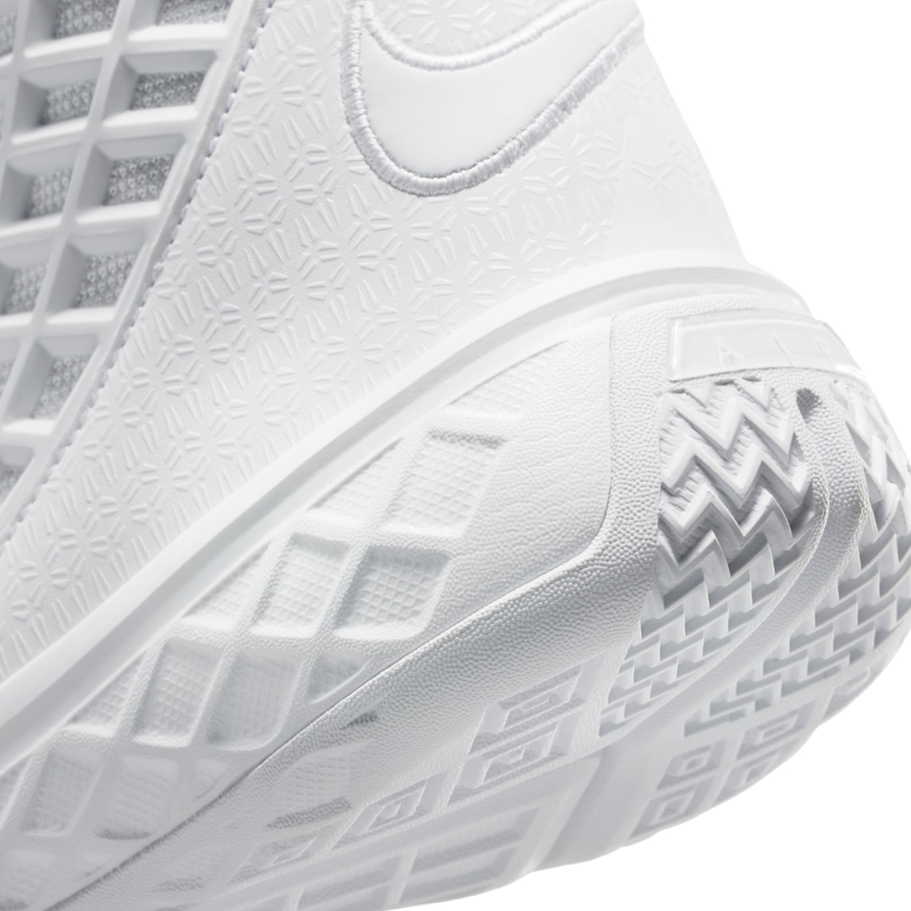 Nike Kobe 3 Image 8 of 9. Tap to open photo gallery.
