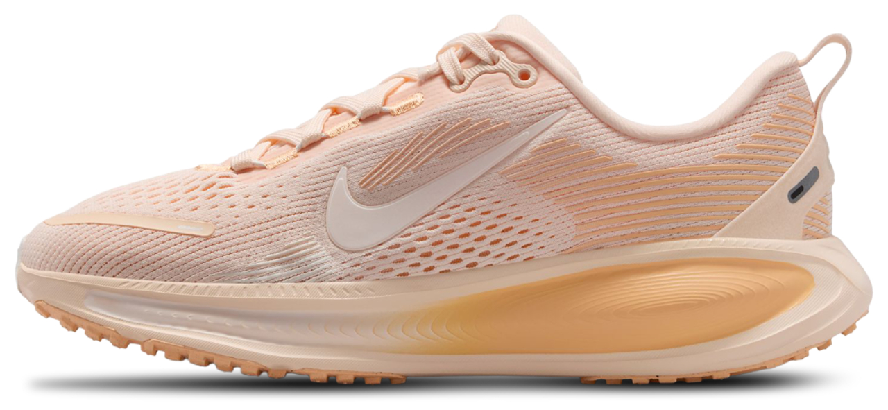 Nike Vomero 18 Image 4 of 8. Tap to open photo gallery.