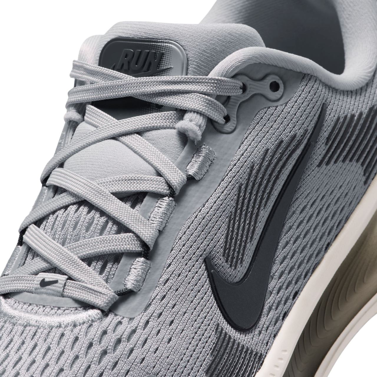 Nike Vomero 18 Image 7 of 8. Tap to open photo gallery.