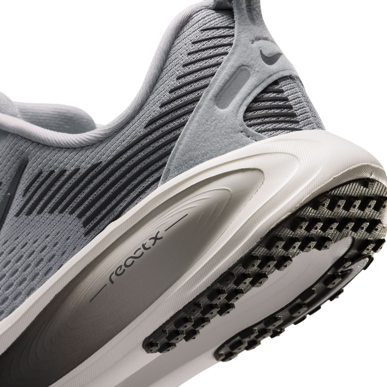 Nike Vomero 18 Image 8 of 8. Tap to open photo gallery.