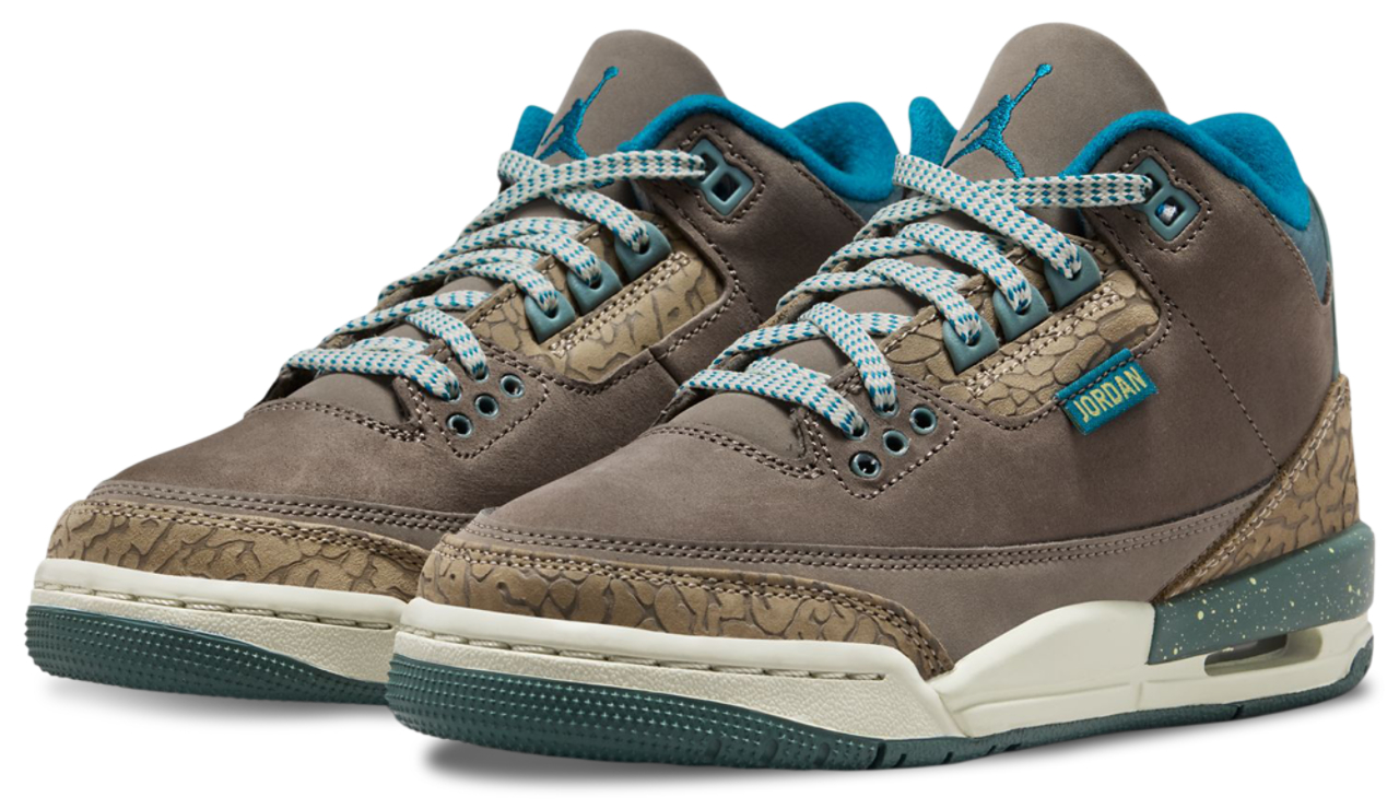 Jordan 3 Retro Image 2 of 11. Tap to open photo gallery.