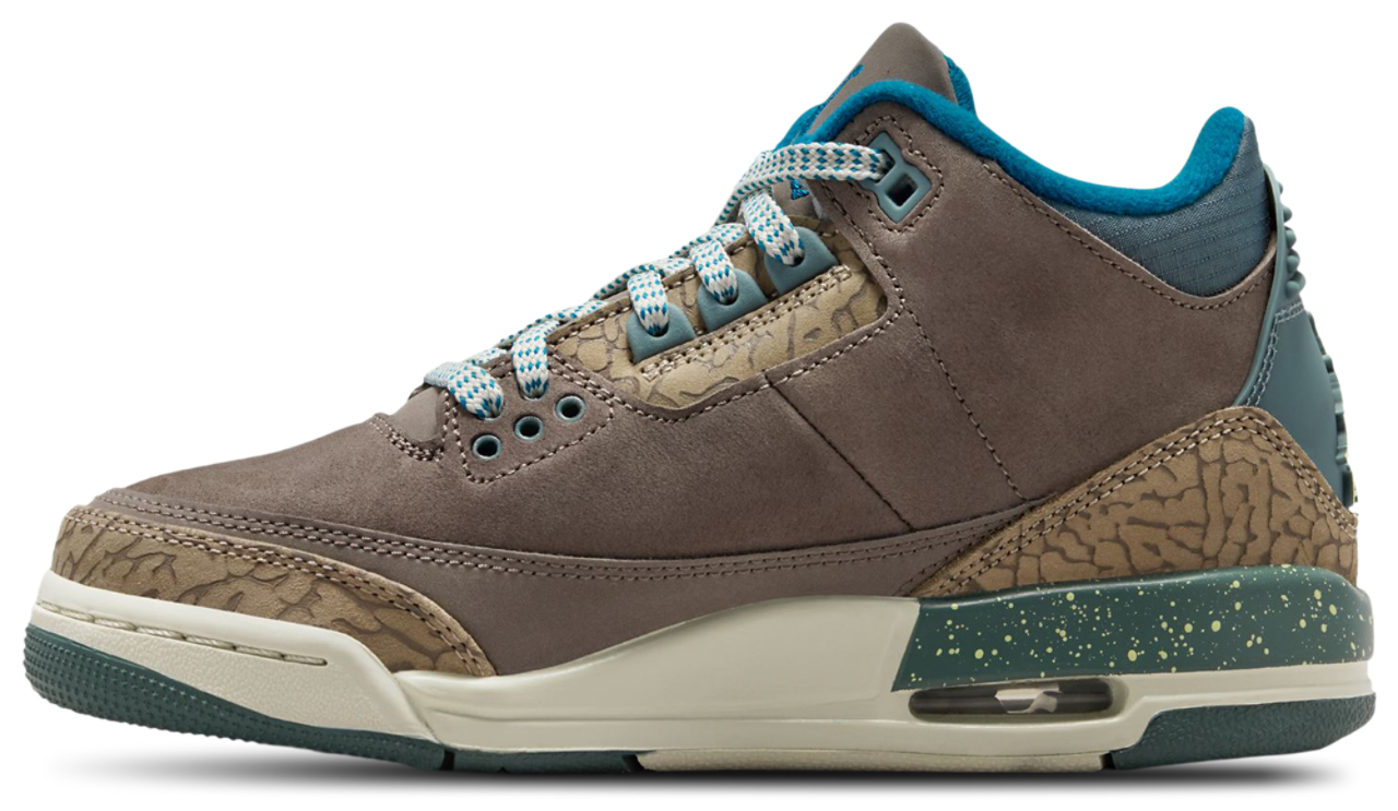 Jordan 3 Retro Image 4 of 11. Tap to open photo gallery.