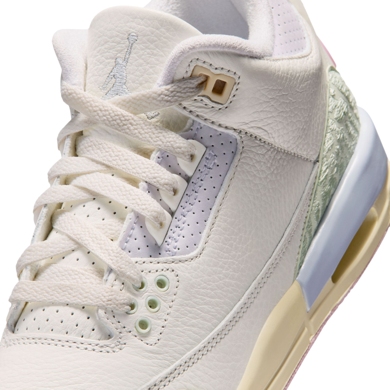 Jordan 3 Retro Image 8 of 10. Tap to open photo gallery.
