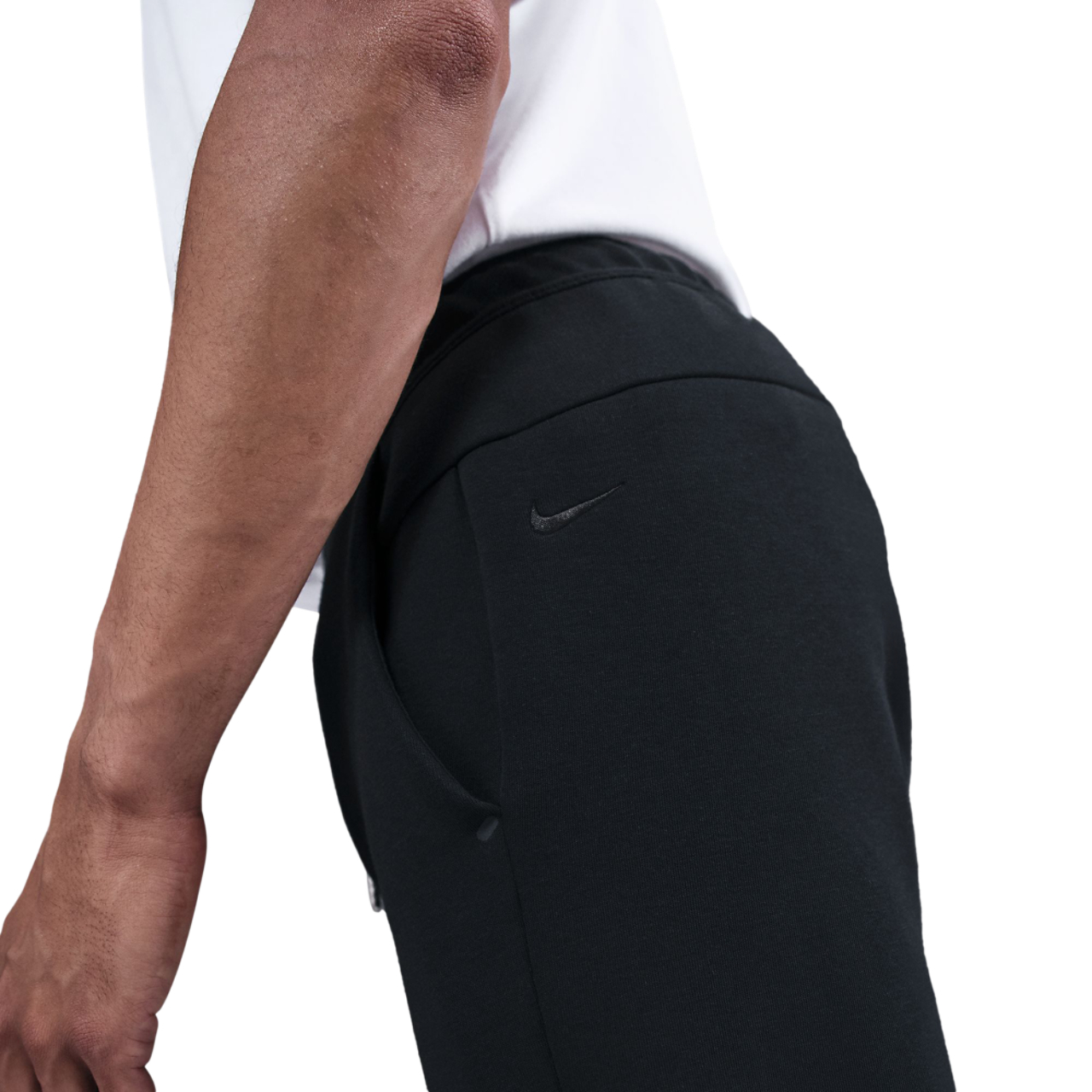 Nike Kobe Bryant Therma-FIT Basketball Pants Image 4 of 5. Tap to open photo gallery.