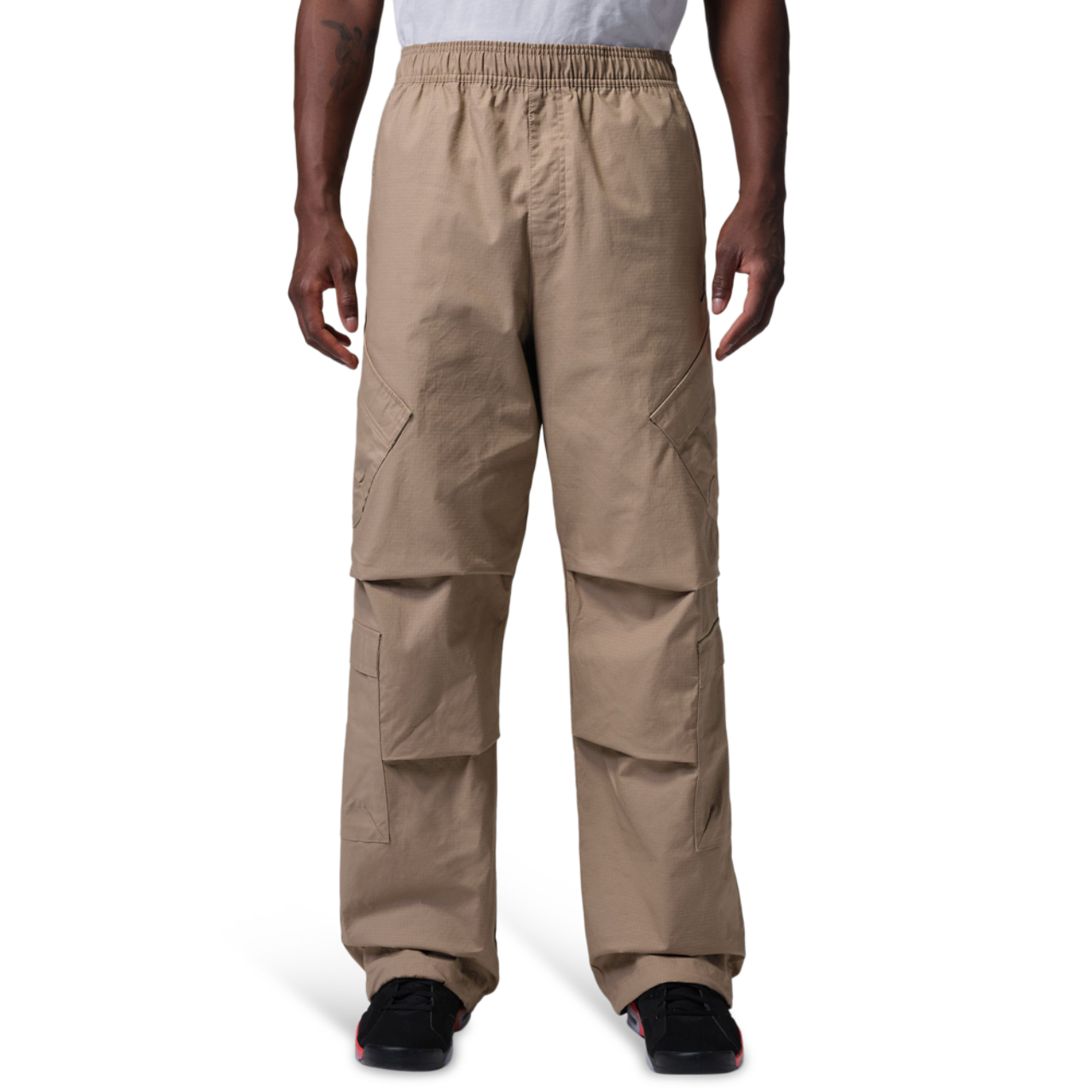 Jordan Flight Utility Pant Image 1 of 8. Tap to open photo gallery.