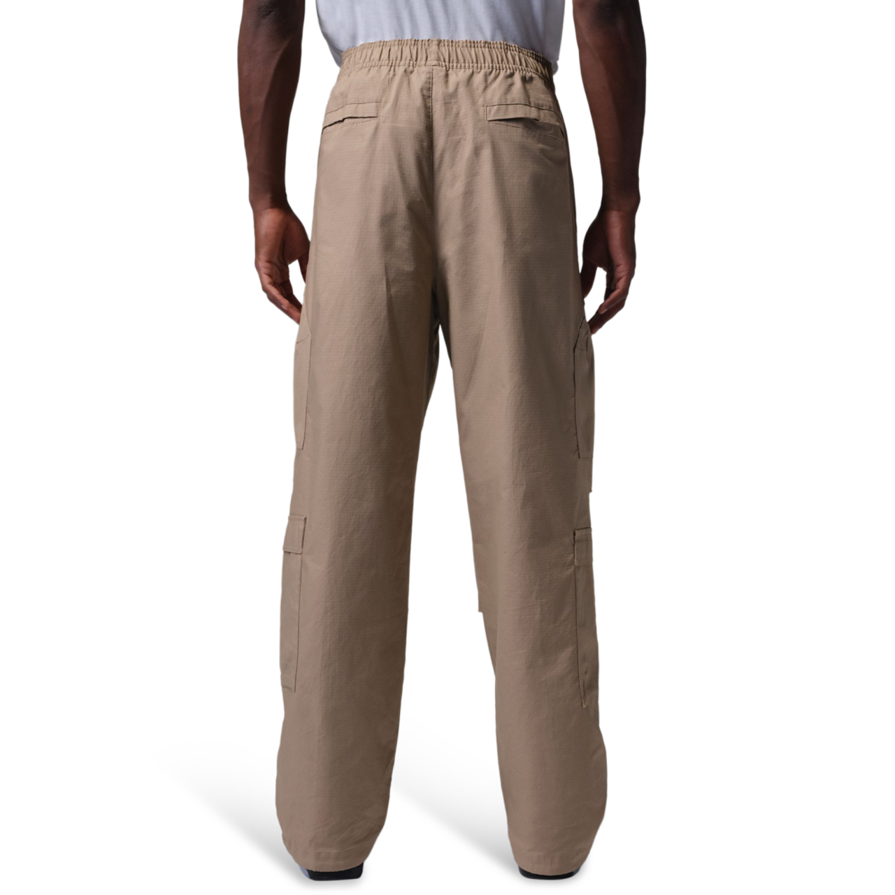 Jordan Flight Utility Pant Image 2 of 8. Tap to open photo gallery.