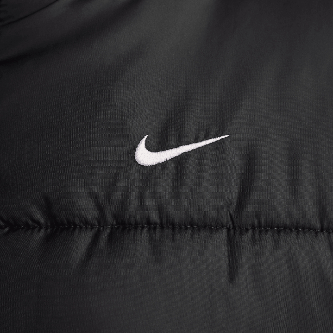 Nike Sportswear Puffer Therma-FIT Loose Hooded Jacket Image 7 of 7. Tap to open photo gallery.