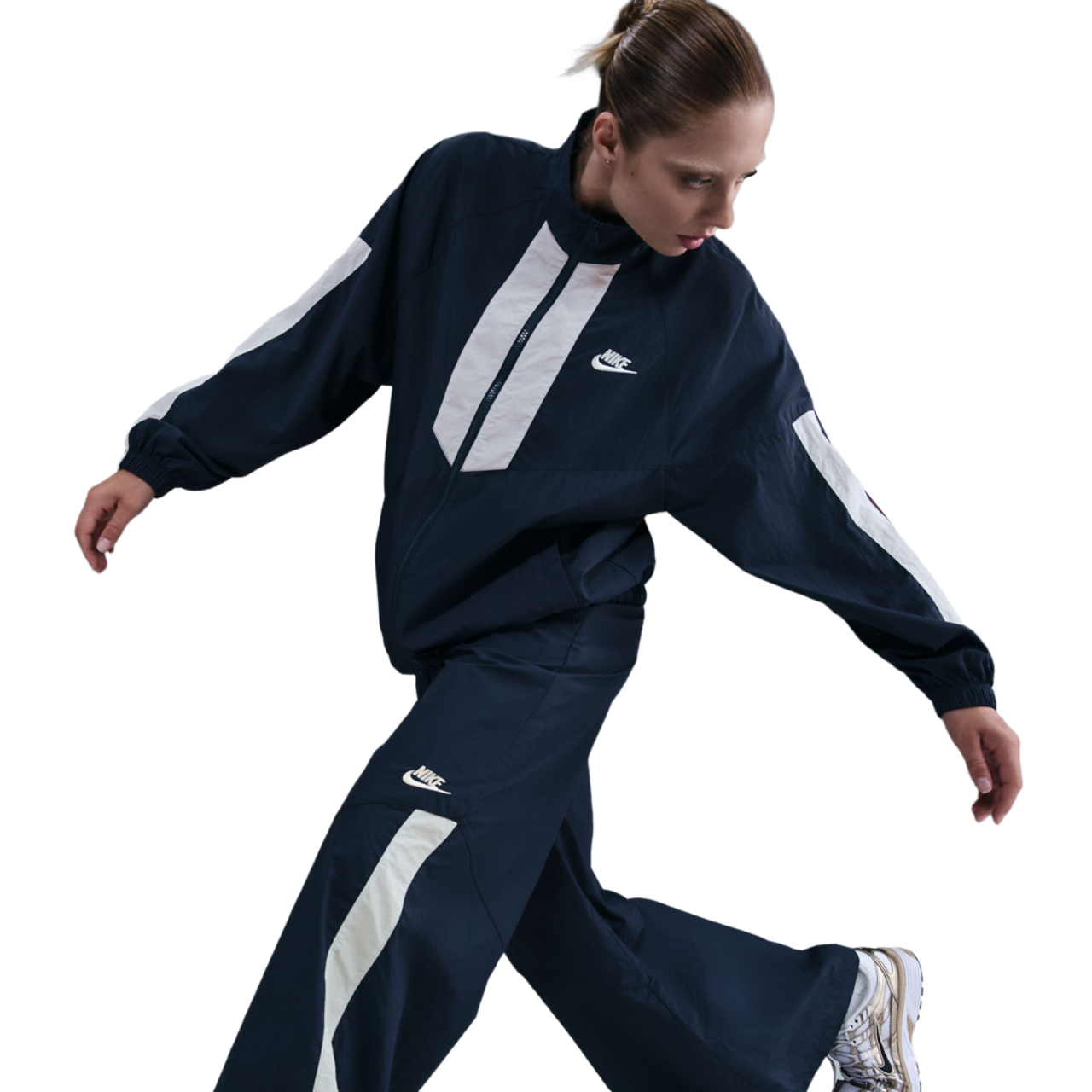 Nike Sportswear Wide-Leg Woven Pant Image 4 of 5. Tap to open photo gallery.