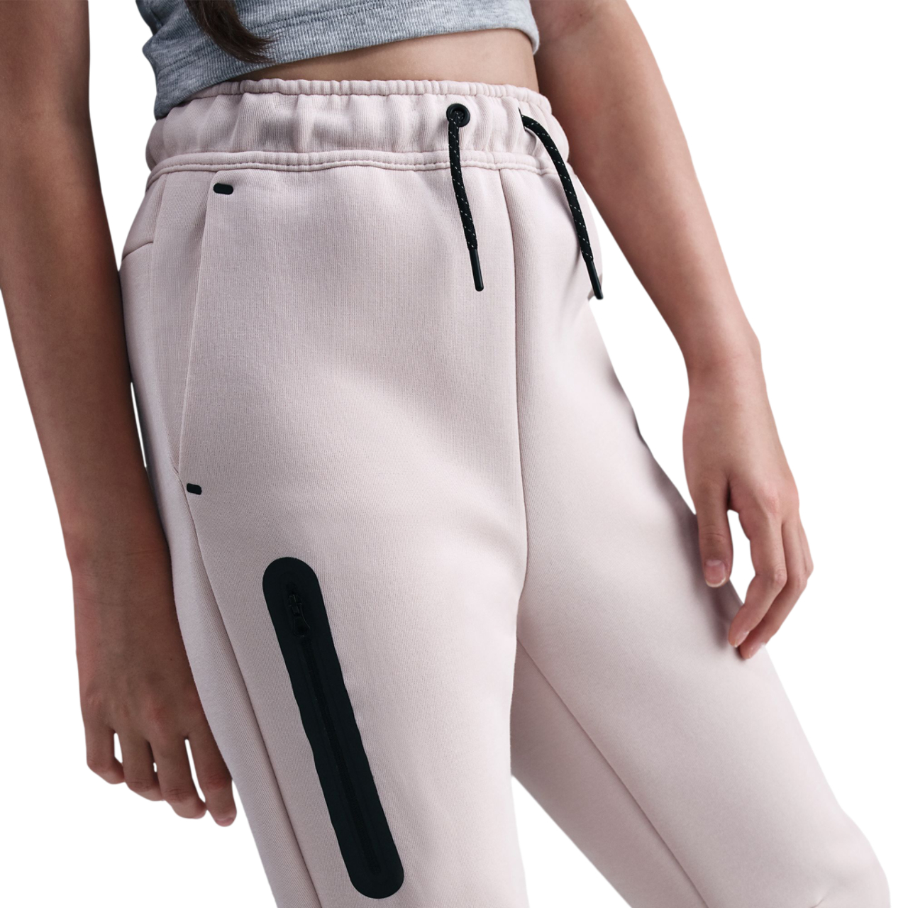 Nike Tech Fleece Image 4 of 5. Tap to open photo gallery.
