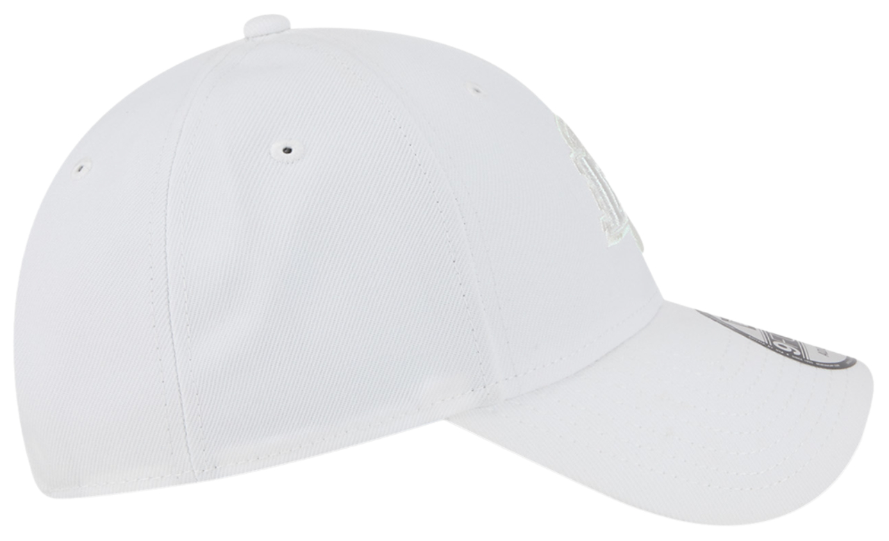 New Era 9Forty Snap Metallic Lakers Image 6 of 7. Tap to open photo gallery.
