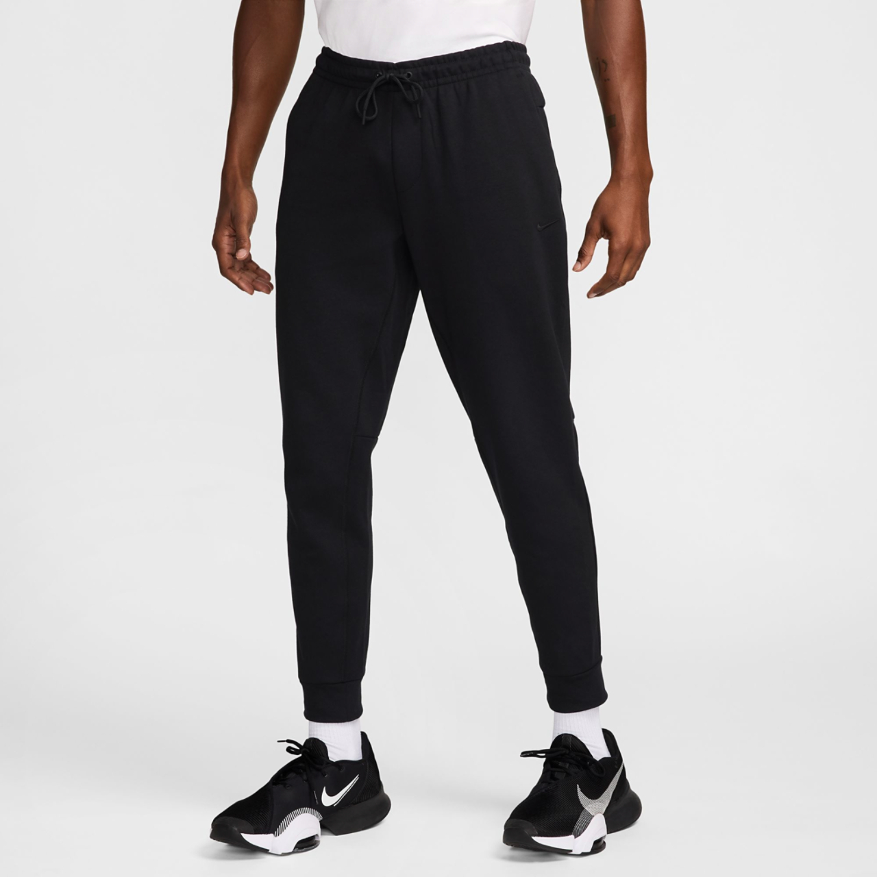 Nike Pantalon de jogging Dri-FIT UV Primary Image 1 de 2. Appuyez pour ouvrir la galerie de photos.