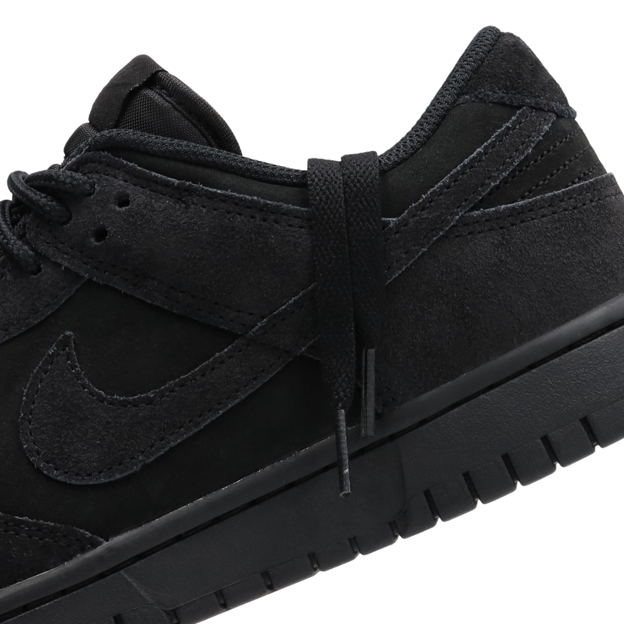 Nike Dunk Low Retro Image 7 of 7. Tap to open photo gallery.