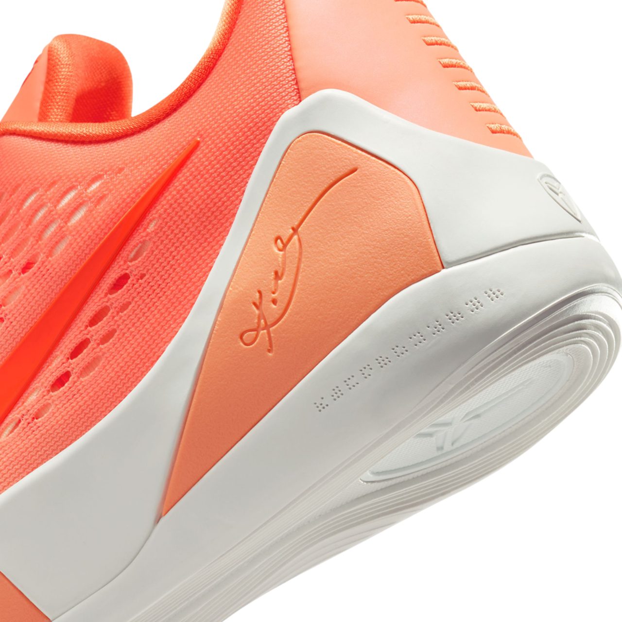 Nike Kobe 9 Elite Low Image 7 of 9. Tap to open photo gallery.
