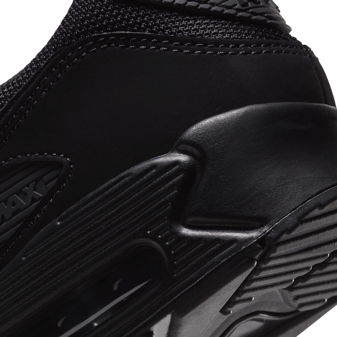 Nike Air Max 90 Image 7 of 8. Tap to open photo gallery.