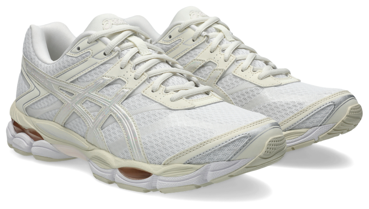 Asics GEL-CUMULUS 16 Image 2 of 9. Tap to open photo gallery.