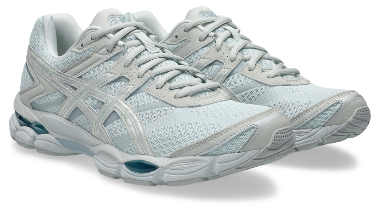 Asics GEL-CUMULUS 16 Image 2 of 9. Tap to open photo gallery.