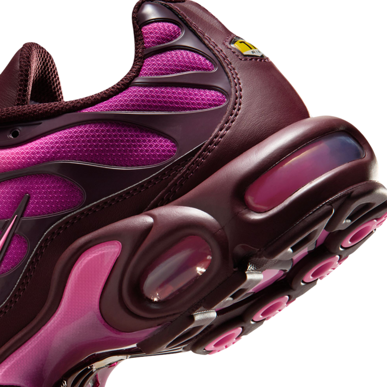 Nike Tuned 1 Image 8 of 8. Tap to open photo gallery.