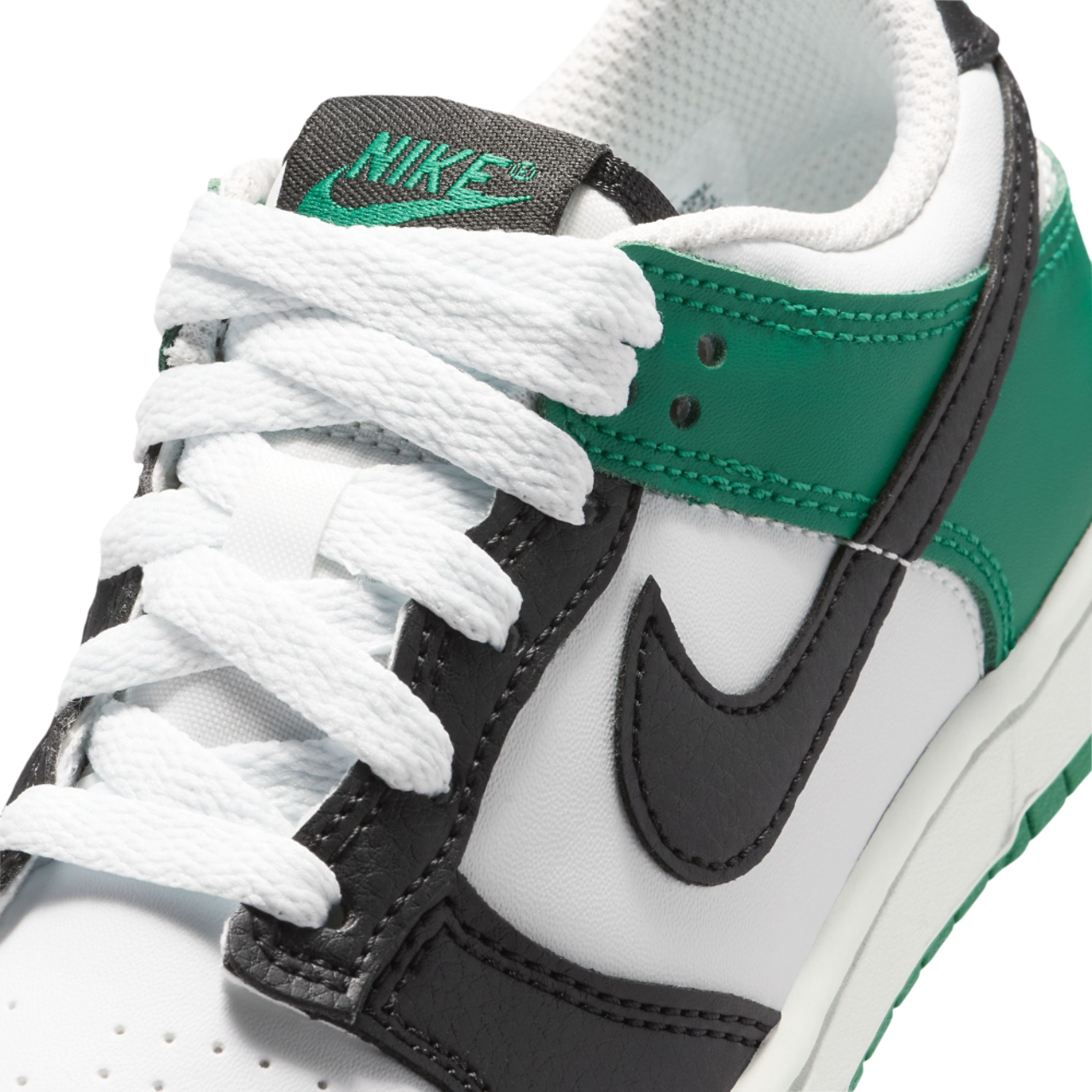 Nike Dunk Low Image 7 of 8. Tap to open photo gallery.
