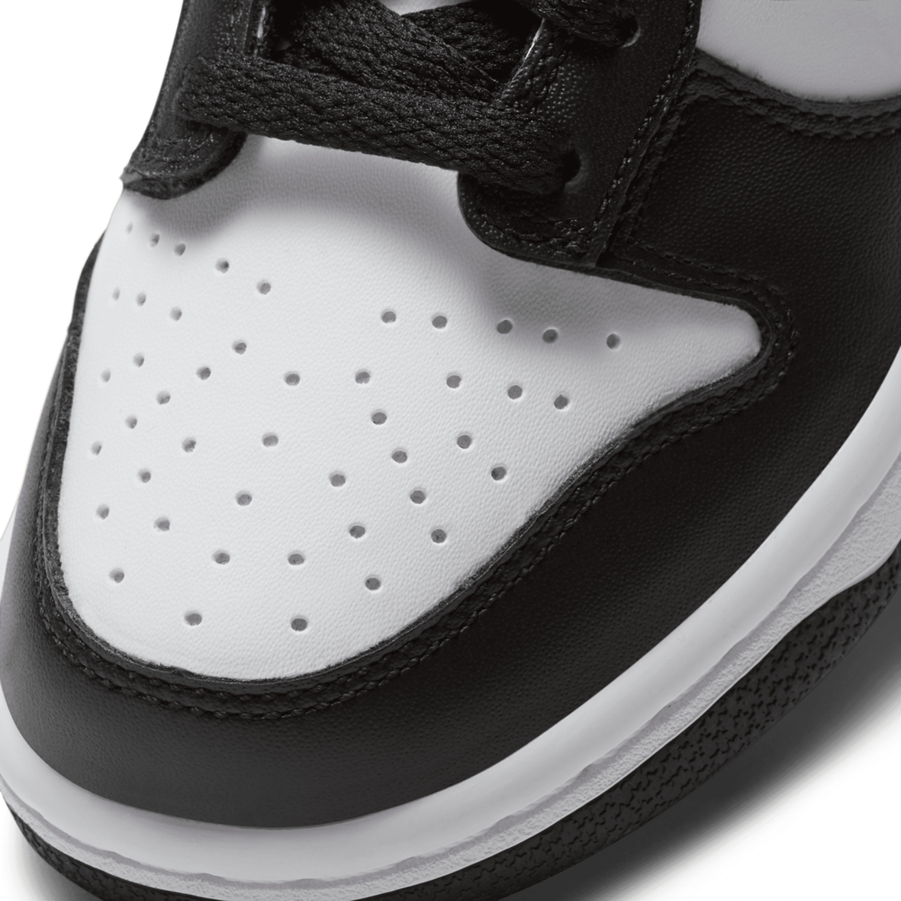 Nike Dunk Low Image 8 of 9. Tap to open photo gallery.