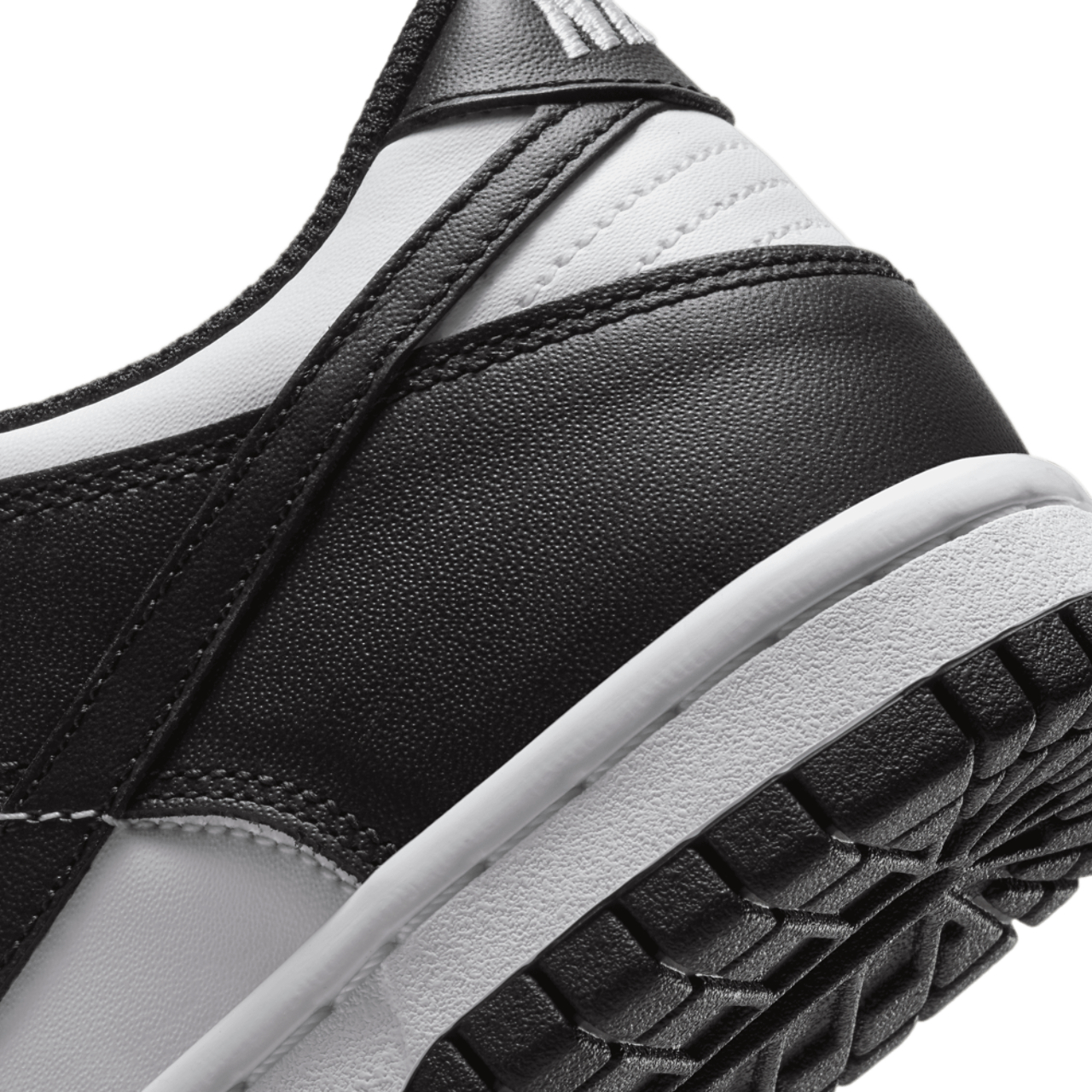 Nike Dunk Low Image 9 of 9. Tap to open photo gallery.