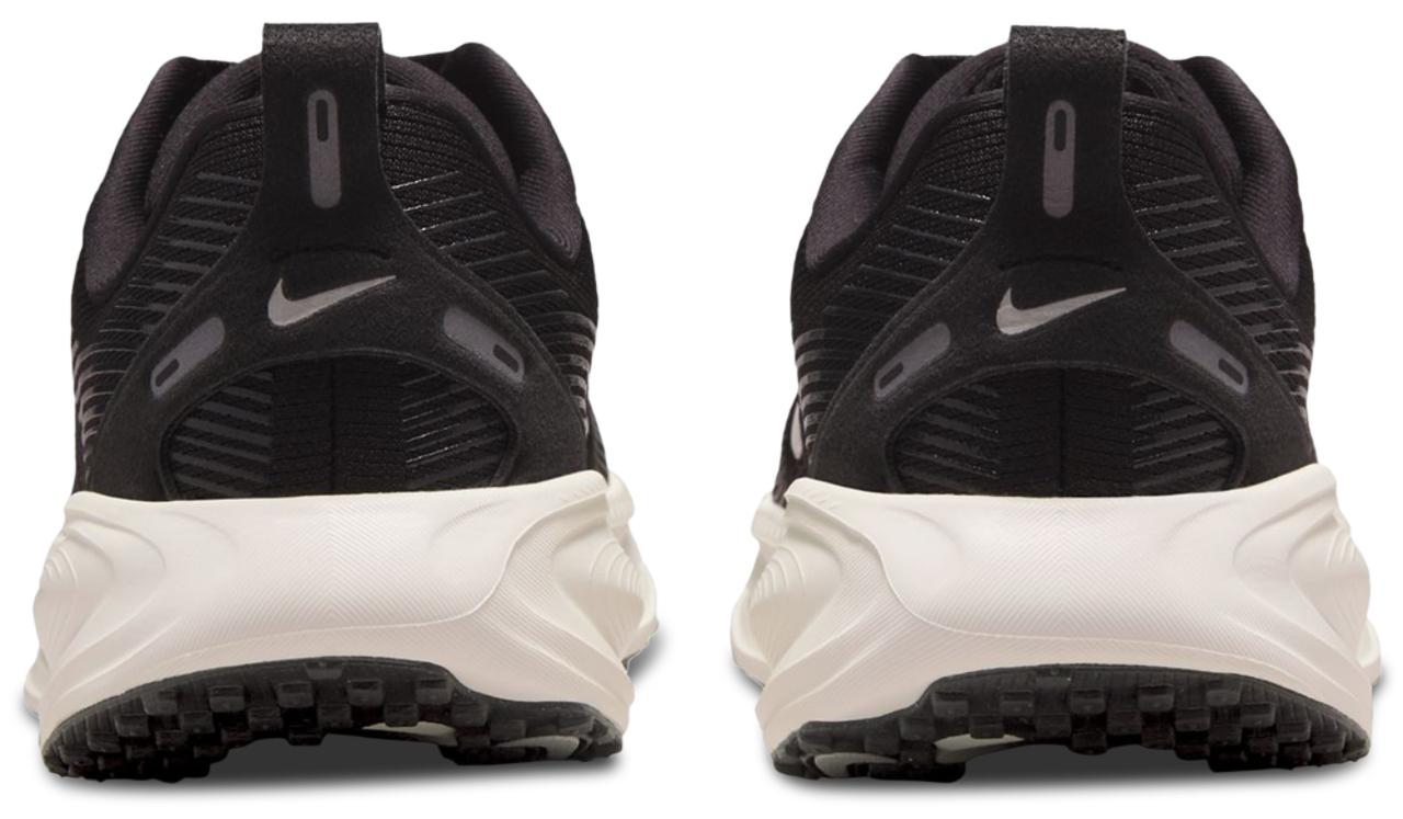 Nike Vomero 18 Image 3 of 9. Tap to open photo gallery.