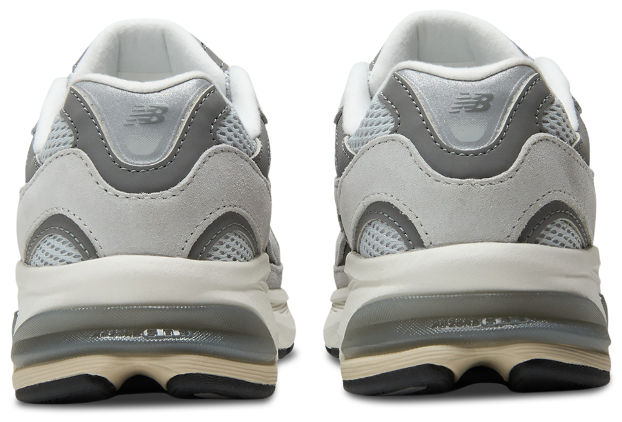 New Balance 2010 Image 5 of 8. Tap to open photo gallery.