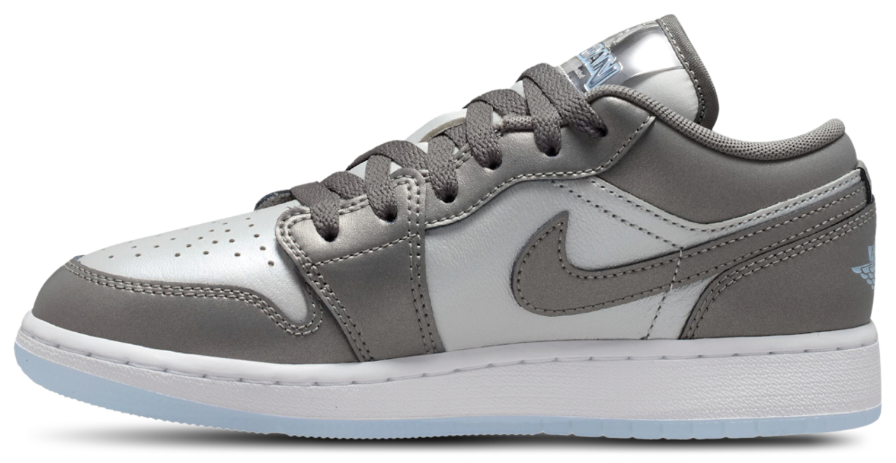 Jordan Air Jordan 1 Low SE UNI Image 2 of 4. Tap to open photo gallery.
