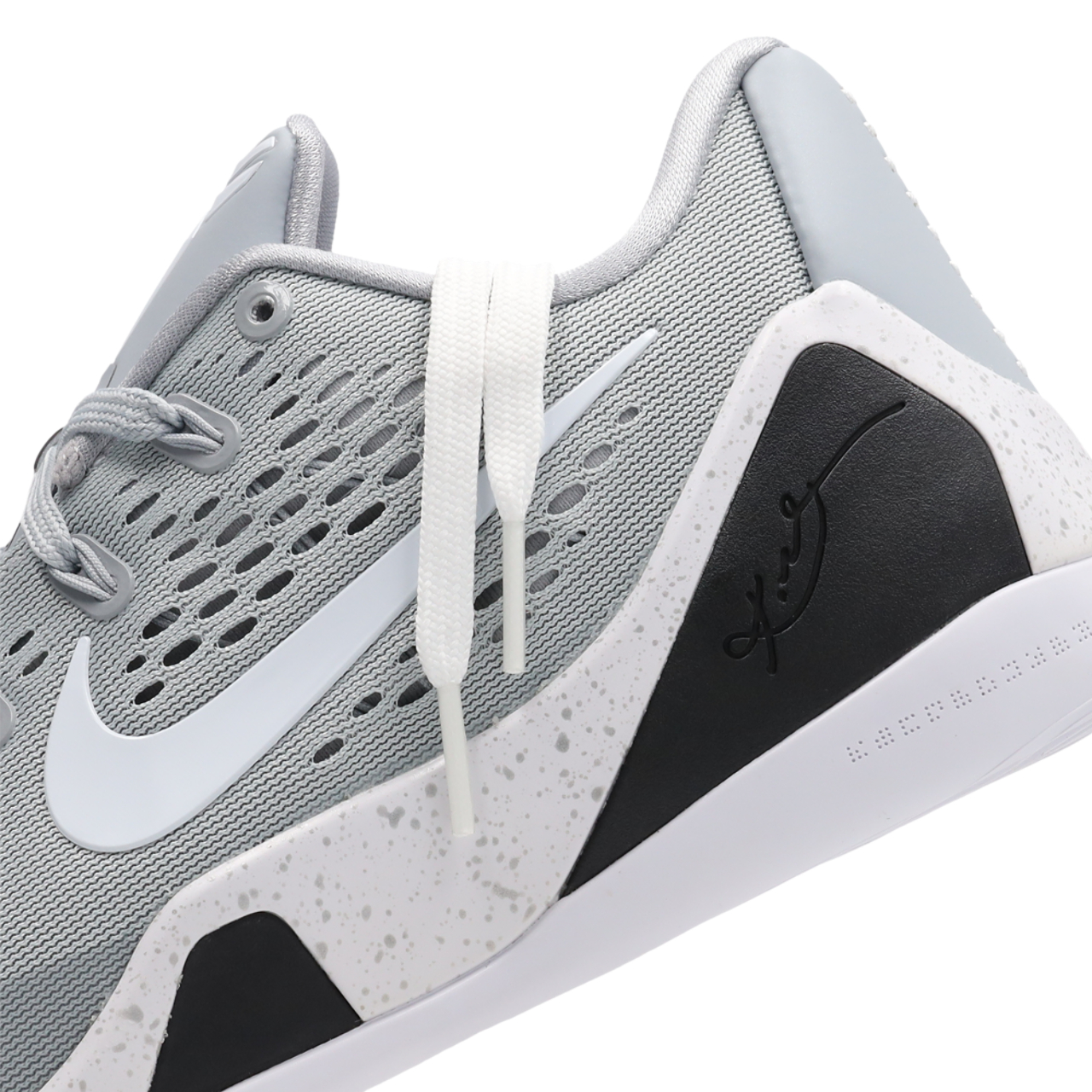Nike Kobe 9 Protro Image 7 of 7. Tap to open photo gallery.