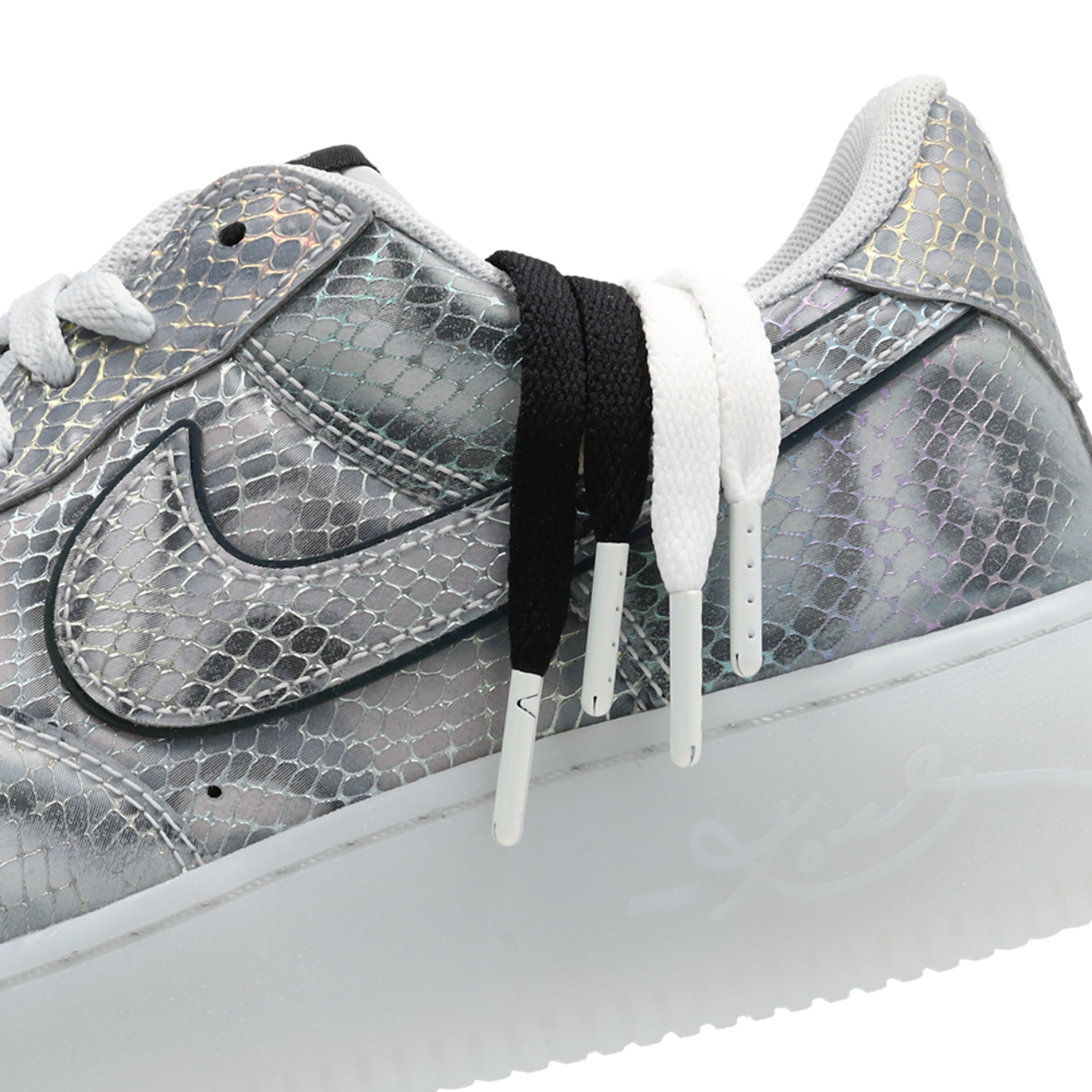 Nike Air Force 1 Low Bild 8 von 8. Antippen, um die Fotogalerie zu öffnen.