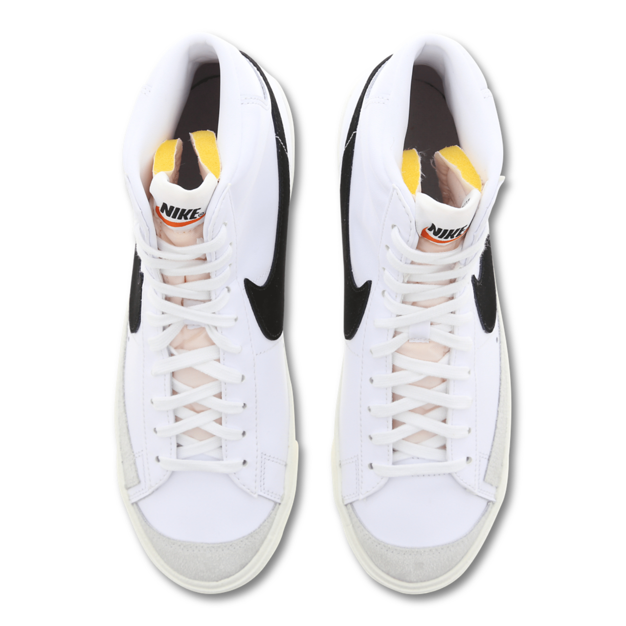 Nike Blazer Mid '77 Vintage Image 5 of 7. Tap to open photo gallery.