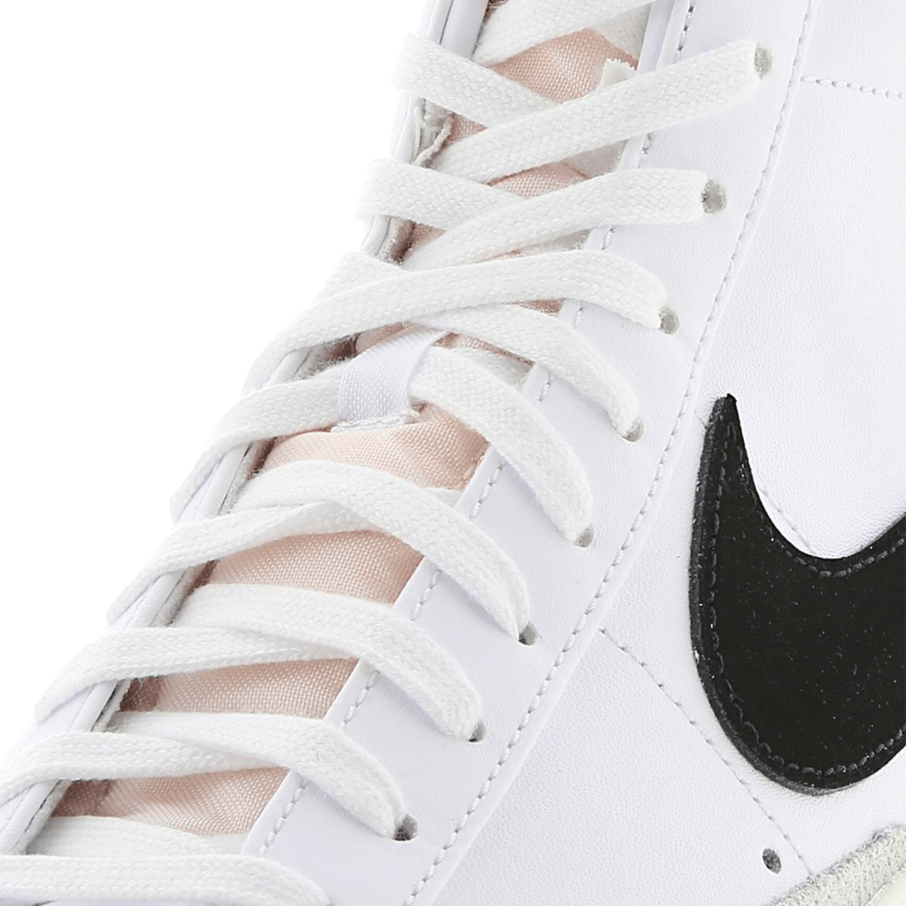 Nike Blazer Mid '77 Vintage Image 7 of 7. Tap to open photo gallery.