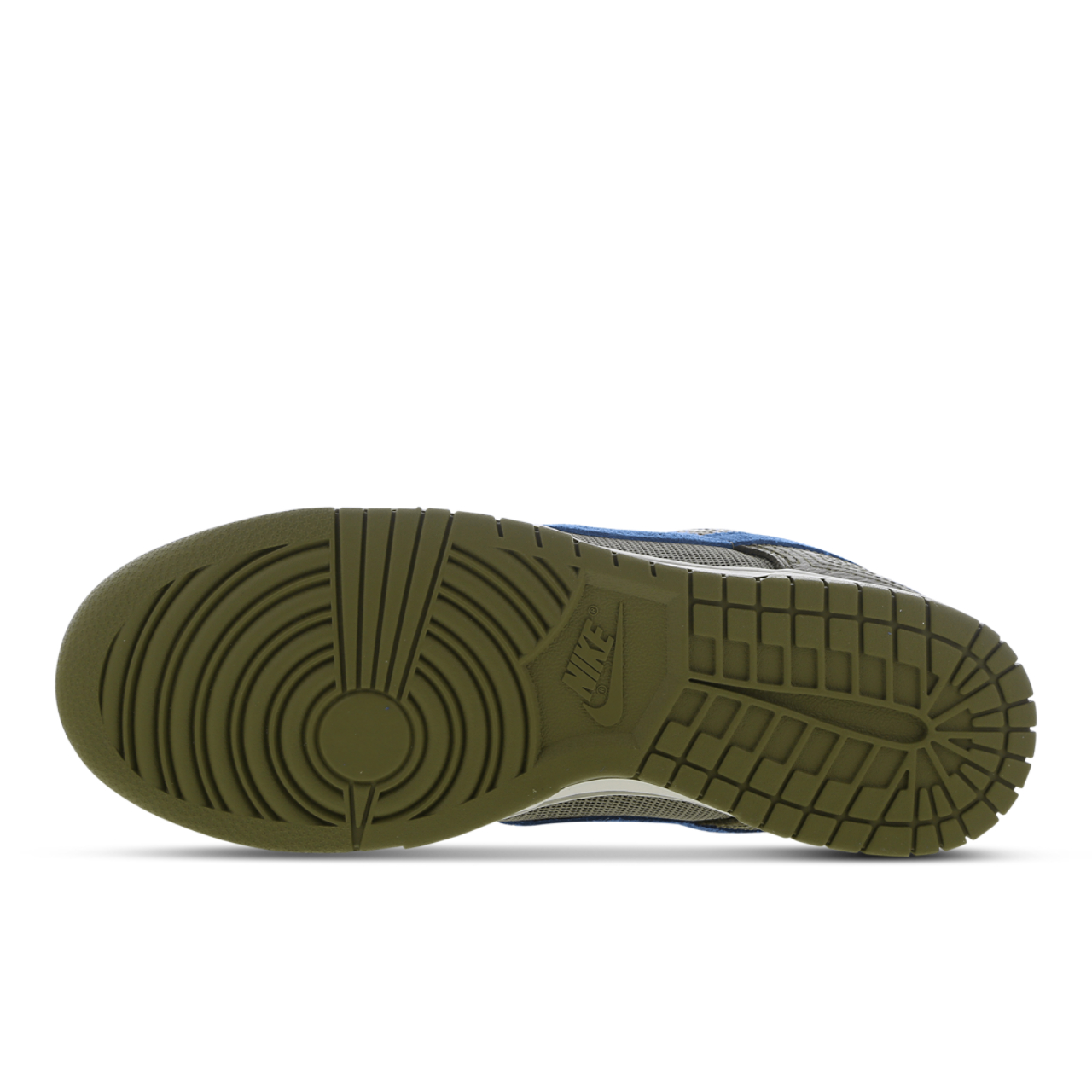 Nike Dunk Image 6 of 7. Tap to open photo gallery.
