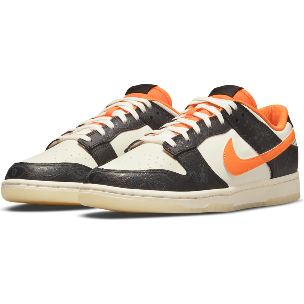 Nike Dunk Low Image 2 of 6. Tap to open photo gallery.